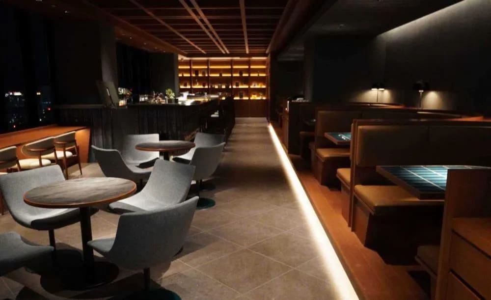 sky lounge cafe＆bar mequ（スカイラウンジ カフェアンドバー メク）